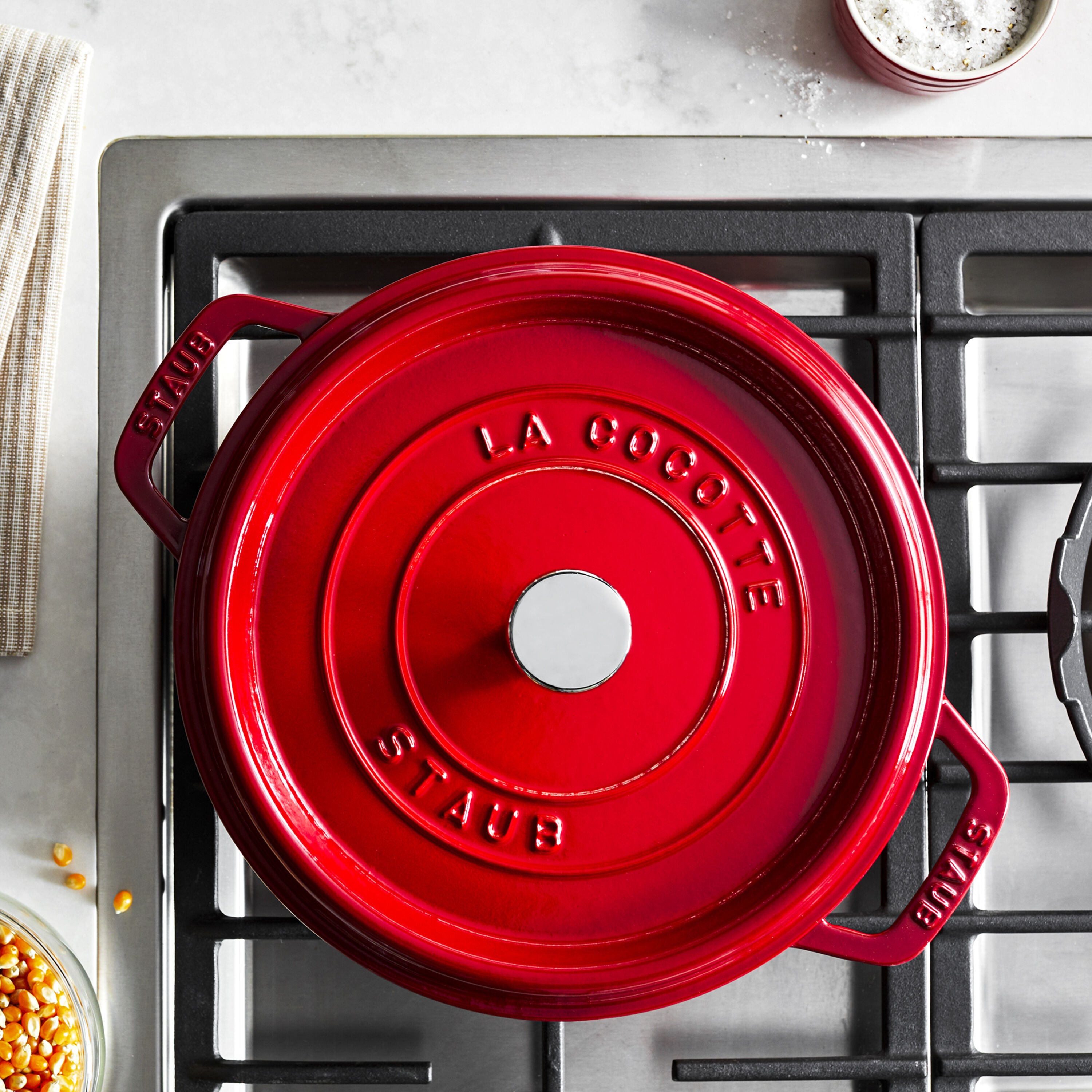Staub La Cocotte 24 cm Cherry леано железно тенџере со капак
