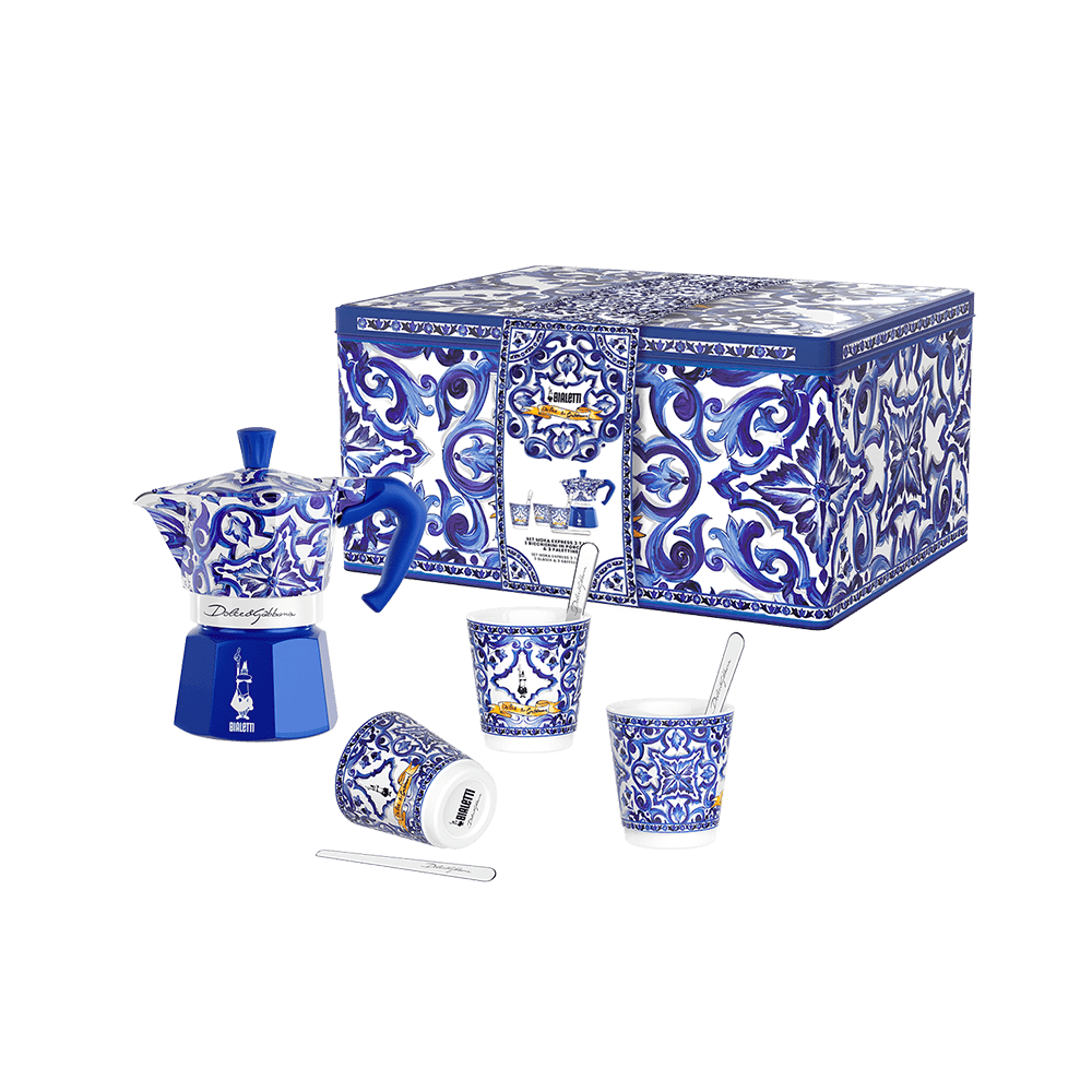 Bialetti Dolce & Gabbana Box Moka Express Blu Mediterraneo за 3 шолј.,3 порцелански шолјички и 3 сребрени лаж.