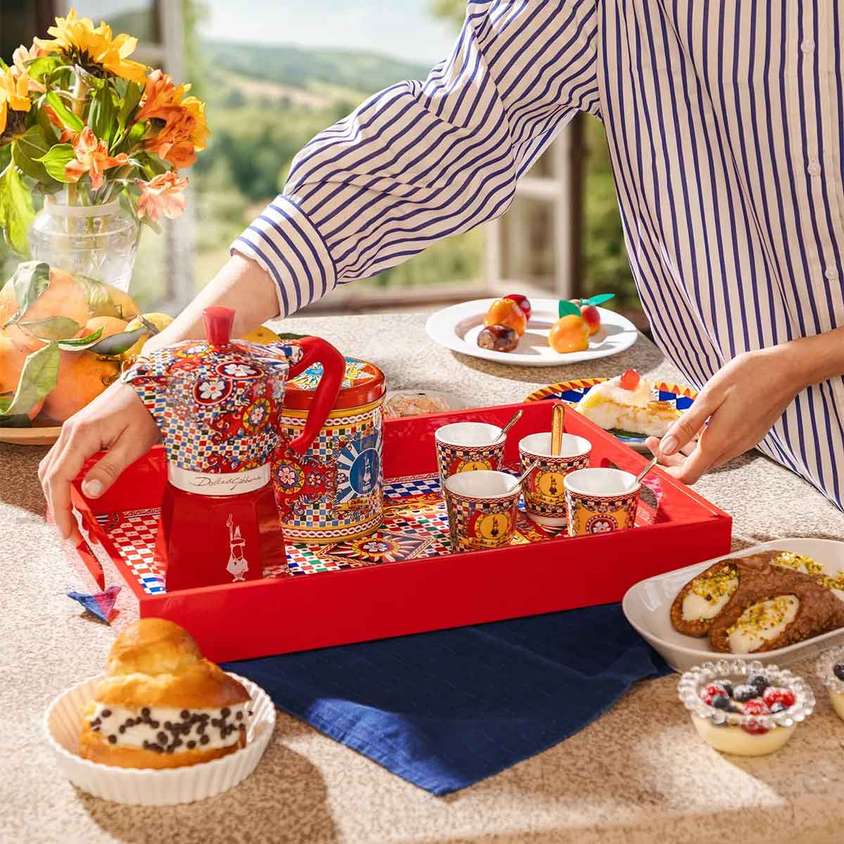 Bialetti Dolce & Gabbana Box Set Moka Express Carretto Siciliano за 2 шолј.,2 порцелански шолјички и 2 златни лаж.
