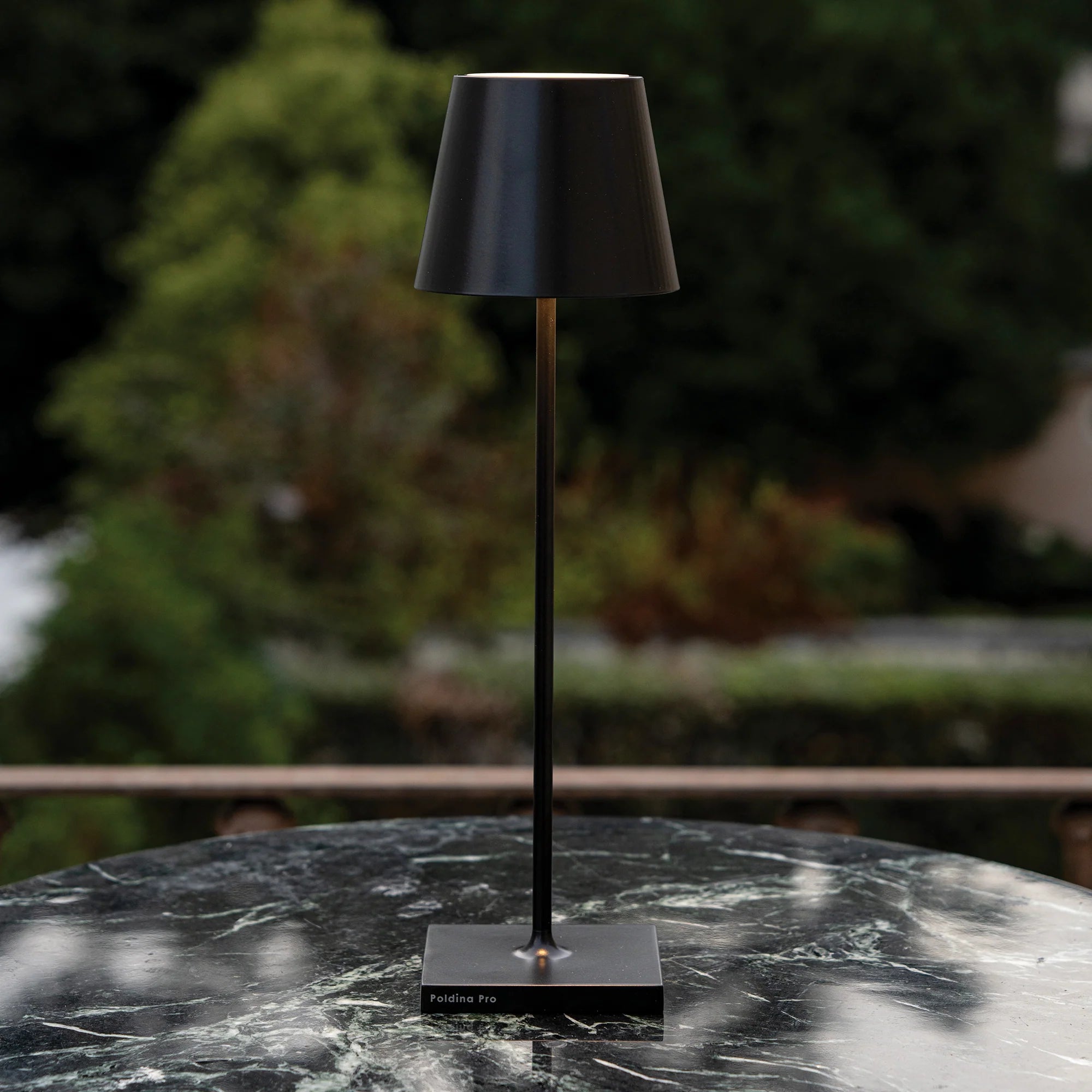 Zafferano Poldina настолна ламба