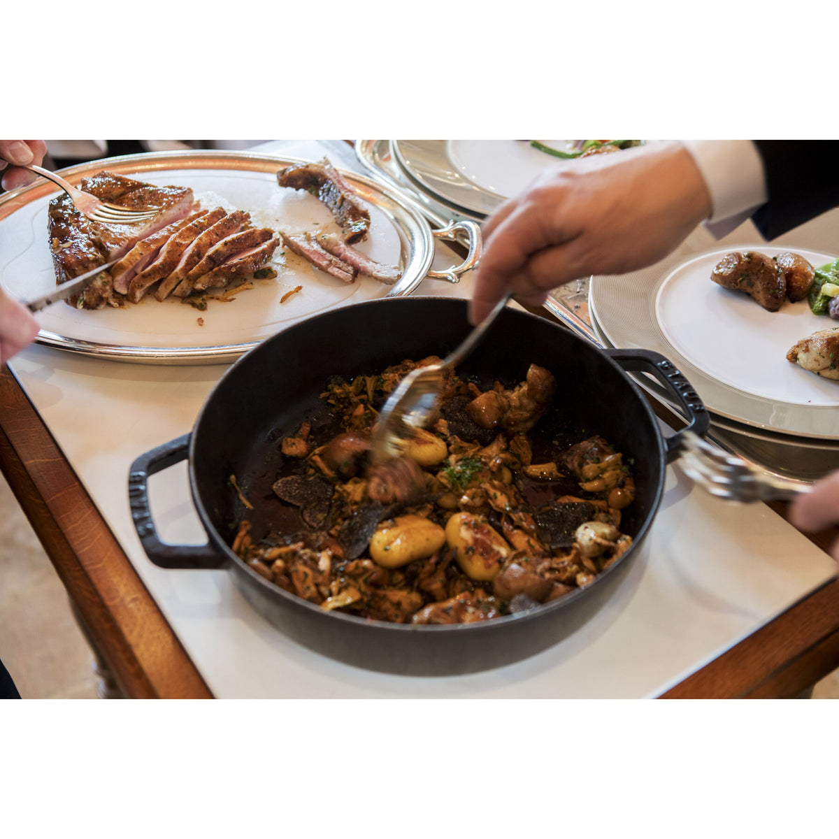Staub Fry pan with 2 handles | cast iron | round