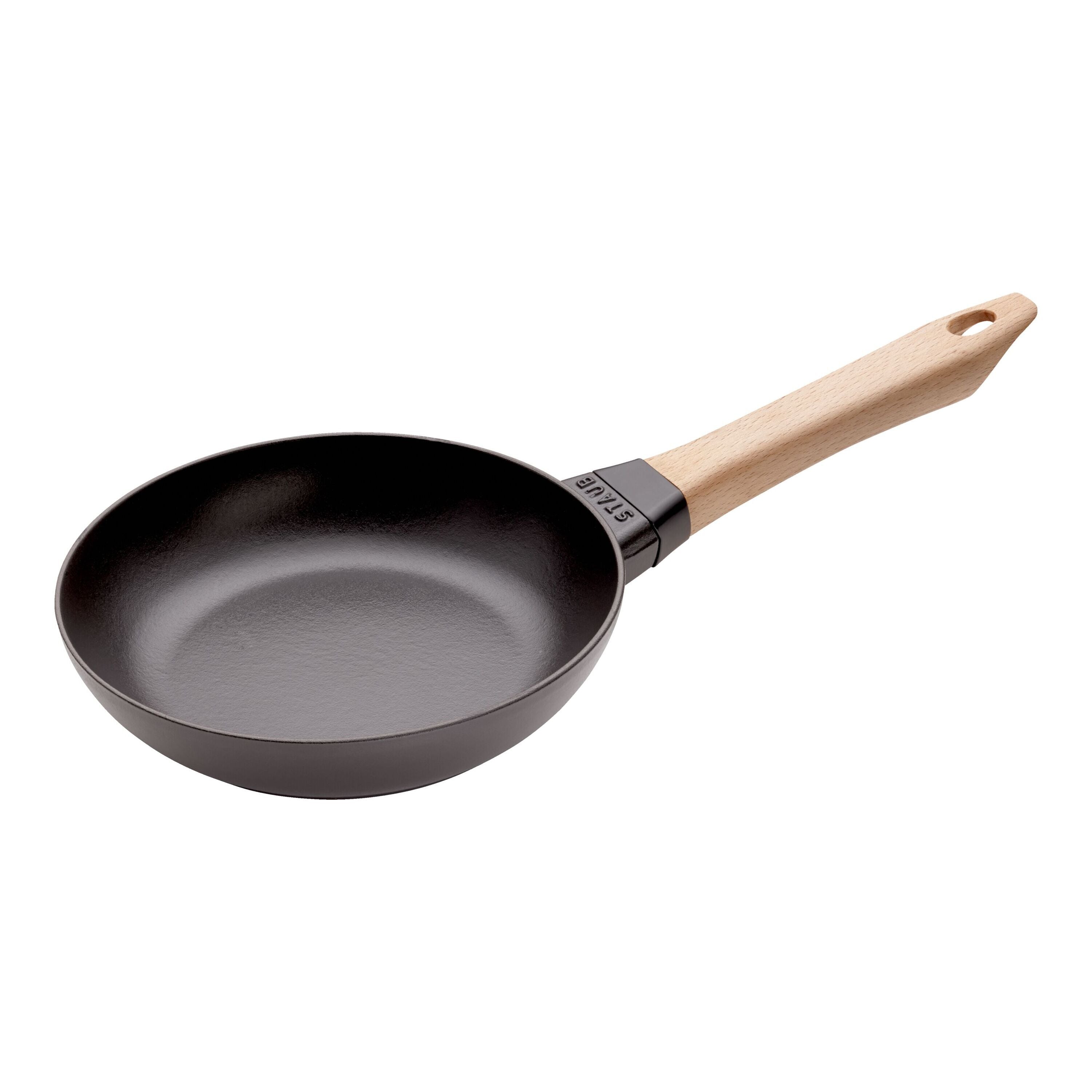 Staub Fry pan with wooden handle | cast iron | round